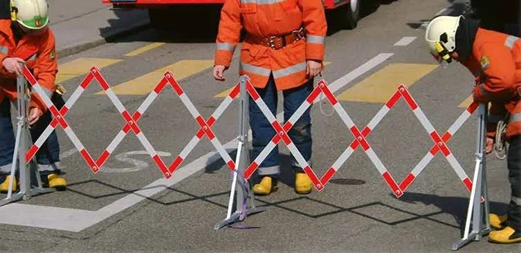 Barrière extensible aluminium R2 - Robalex Signalisation Lausanne